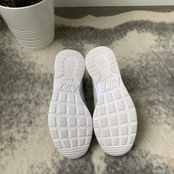 Nike Shoes - Picture 5 of 5